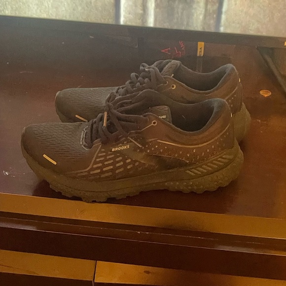 Brooks running sneakers collection - Picture 3 of 4